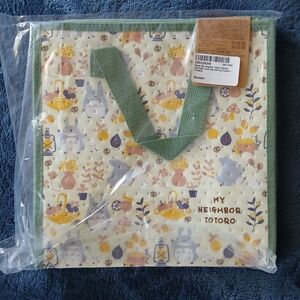 My Neighbor Totoro Green and Cream Insulated Lunch Bag